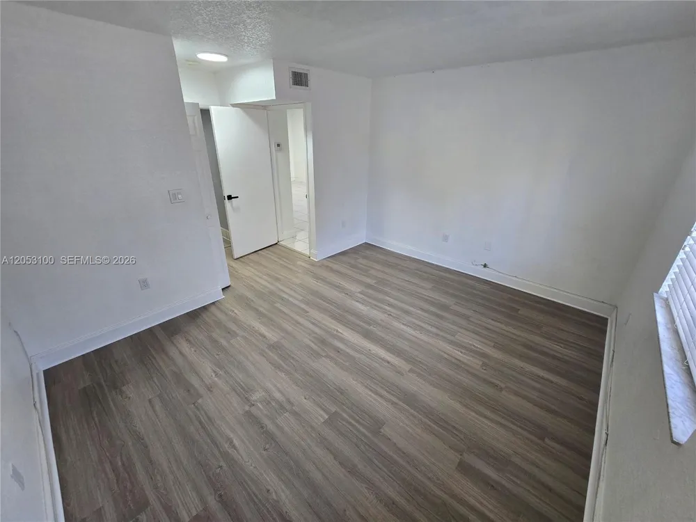 12555 NW 11th Way #103 Miami, FL 33182