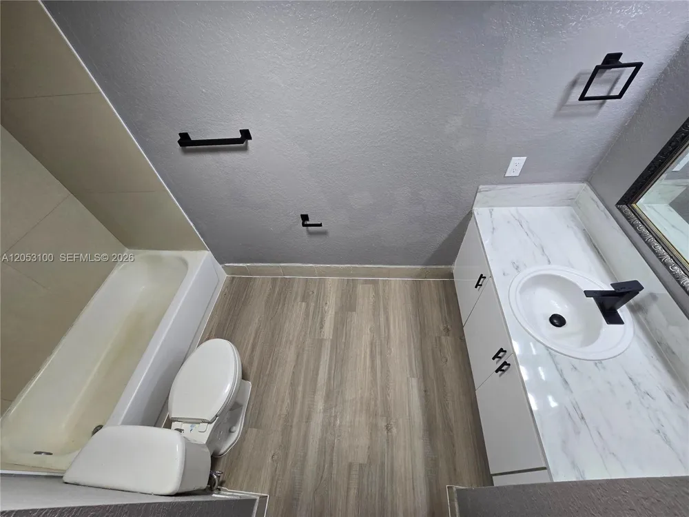 12555 NW 11th Way #103 Miami, FL 33182