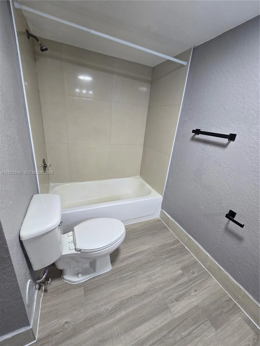 12555 NW 11th Way #103 Miami, FL 33182