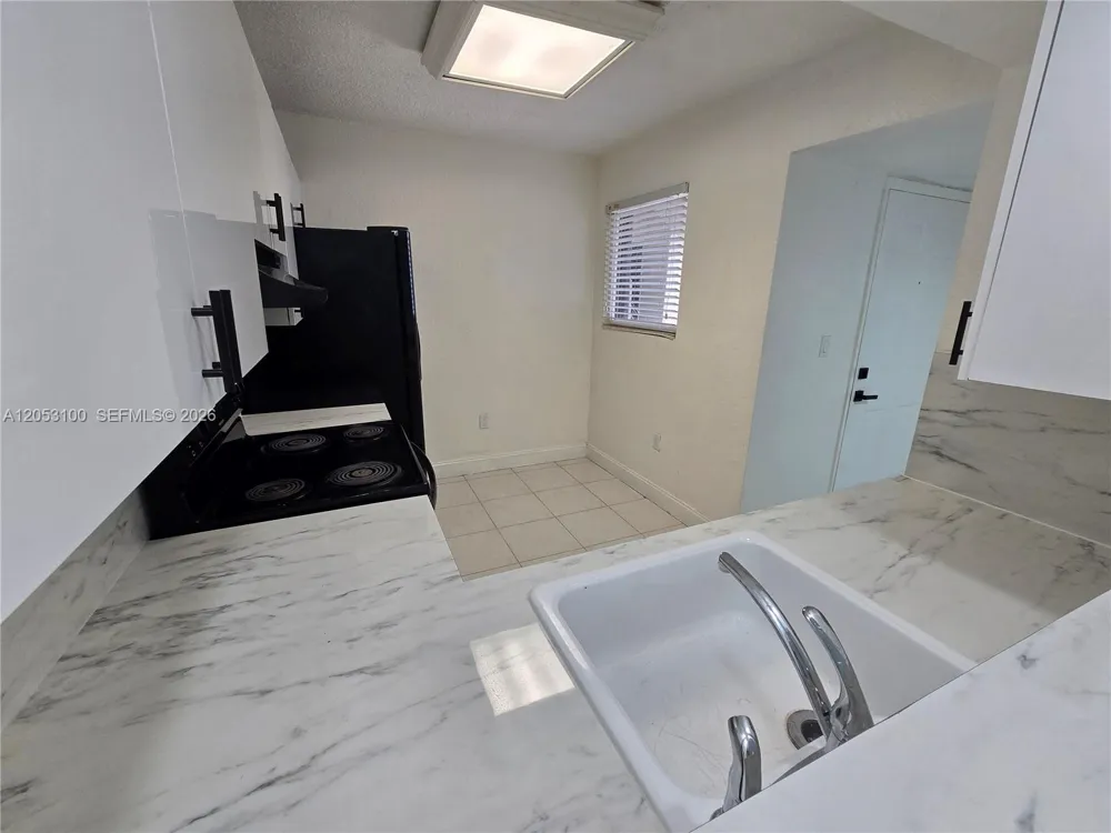 12555 NW 11th Way #103 Miami, FL 33182