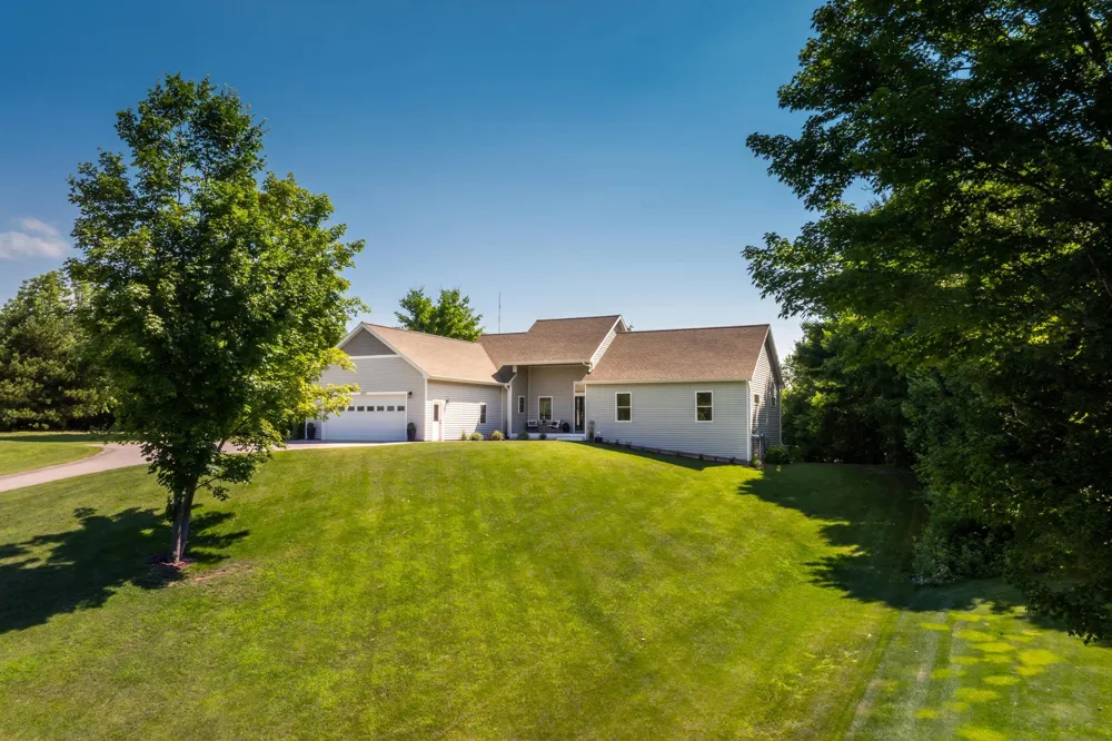 4609 Westbrook Drive Garfield Charter Township, MI 49685