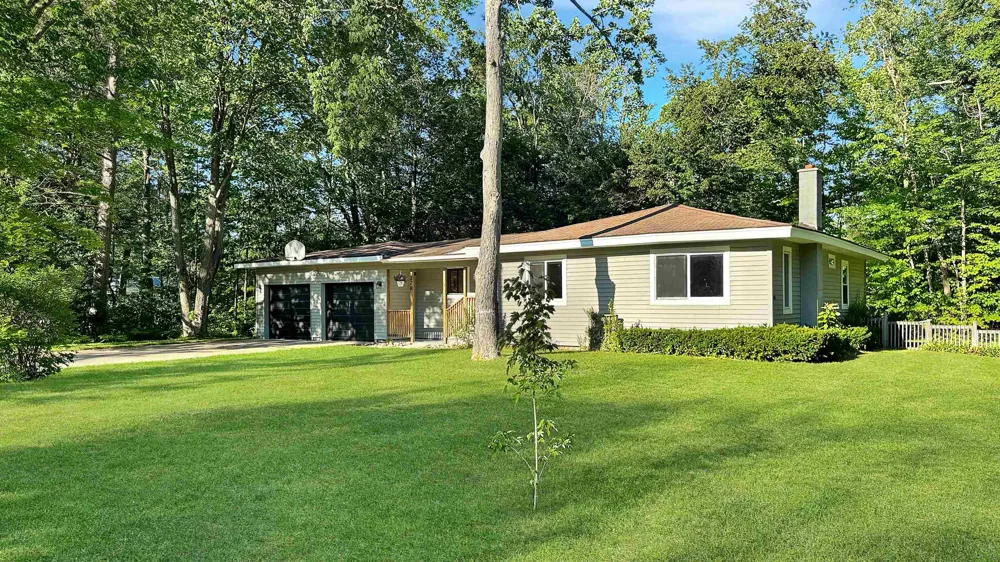 226 Seneca Place Cadillac City, MI 49601