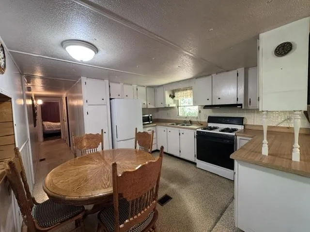 4724 Plum Valley Road NW Clearwater Township, MI 49676