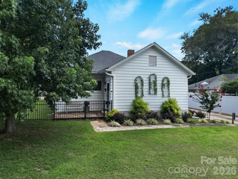 207 Faulkner Street