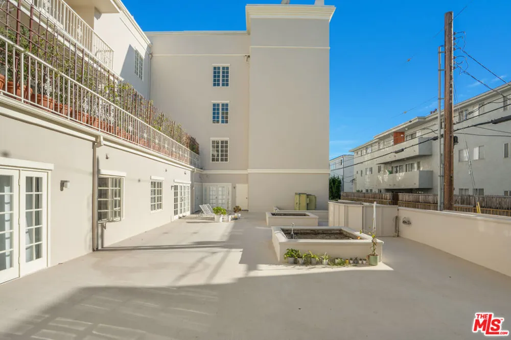 1040 4th Street #106 Santa Monica, CA 90403
