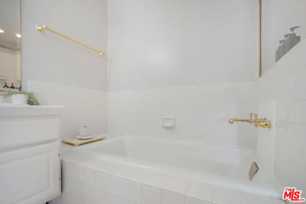 1040 4th Street #106 Santa Monica, CA 90403