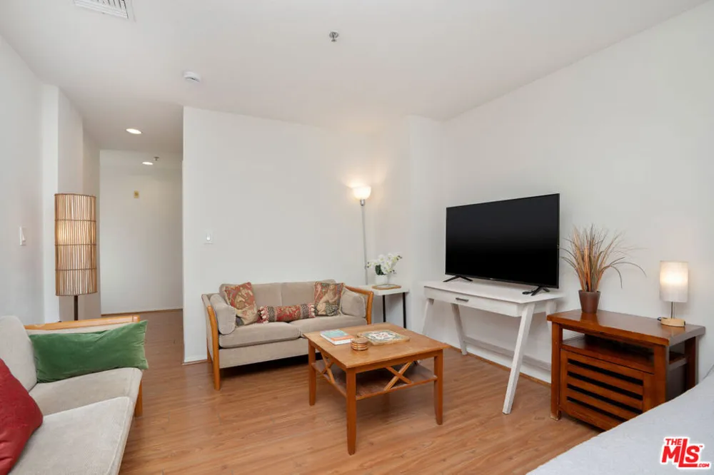 1040 4th Street #106 Santa Monica, CA 90403