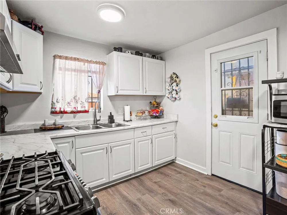 12400 S Wilmington Compton, CA 90222
