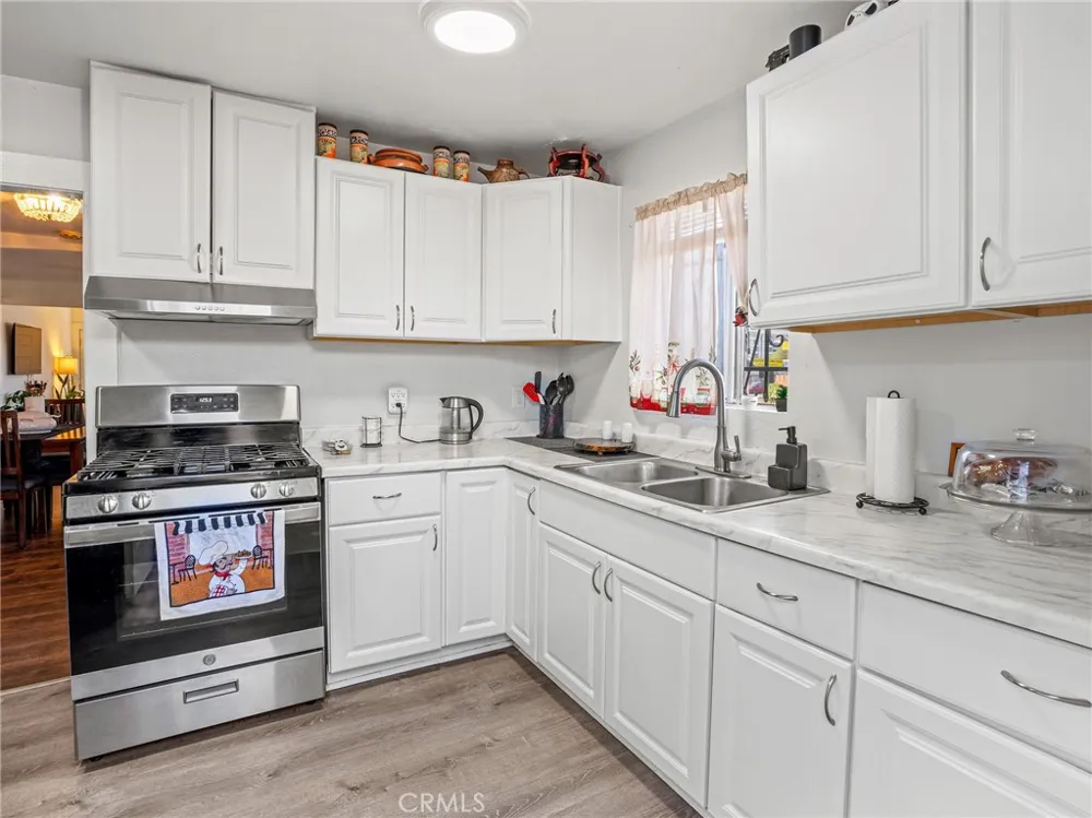 12400 S Wilmington Compton, CA 90222