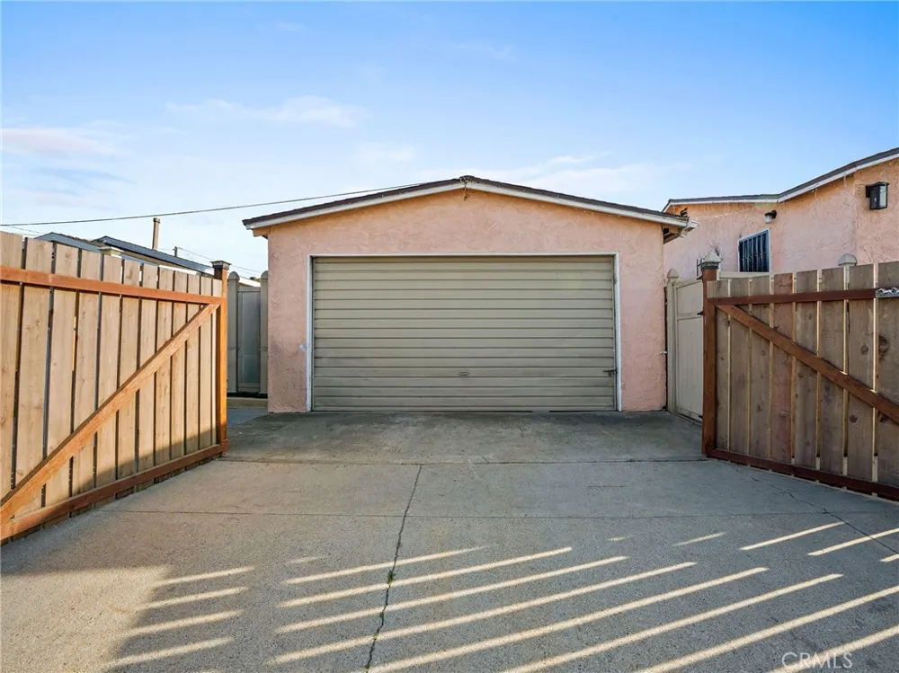 12400 S Wilmington Compton, CA 90222