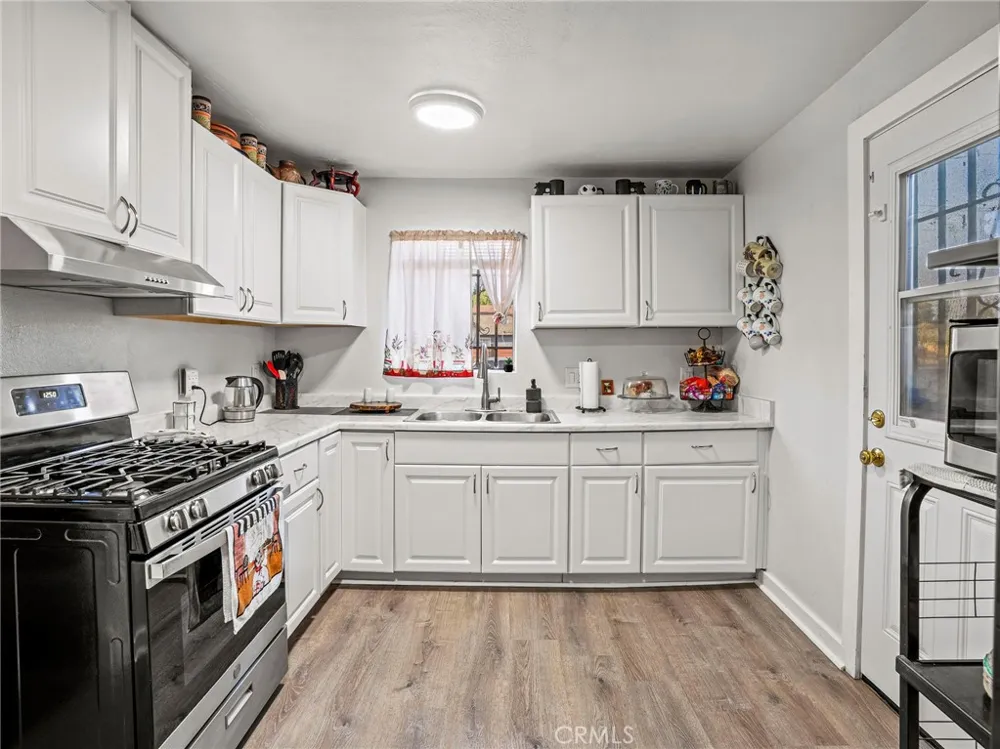12400 S Wilmington Compton, CA 90222