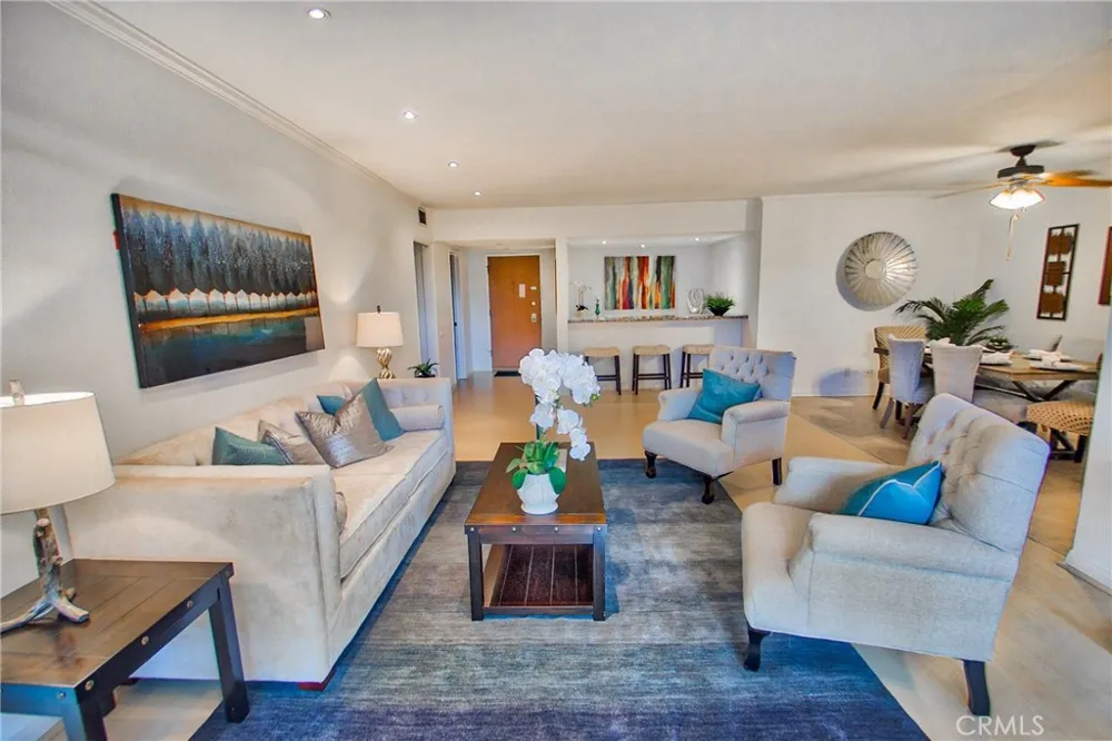 4915 Tyrone #221 Sherman Oaks, CA 91423