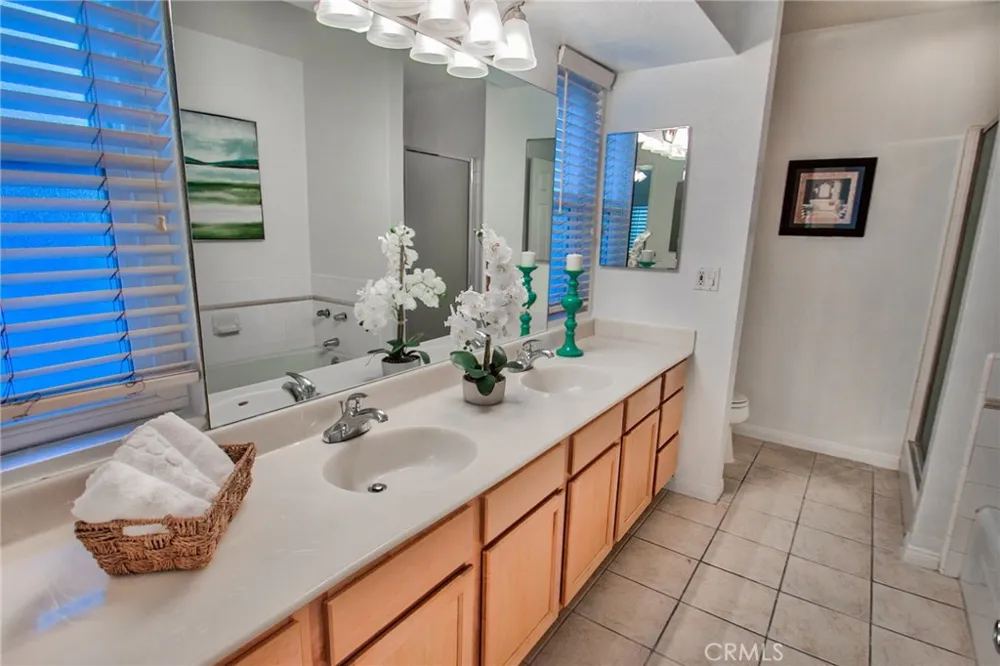 4915 Tyrone #221 Sherman Oaks, CA 91423
