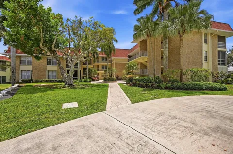 5570 Tamberlane Circle #229