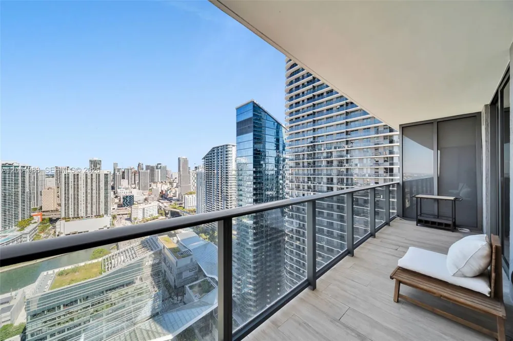 45 SW 9th St #3909 Miami, FL 33130