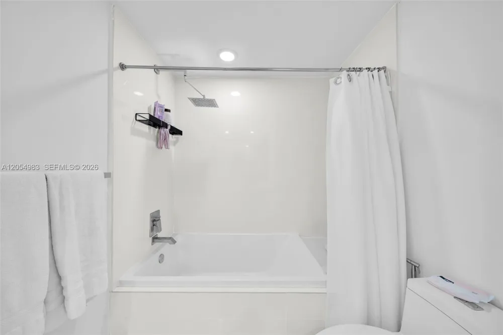 45 SW 9th St #3909 Miami, FL 33130
