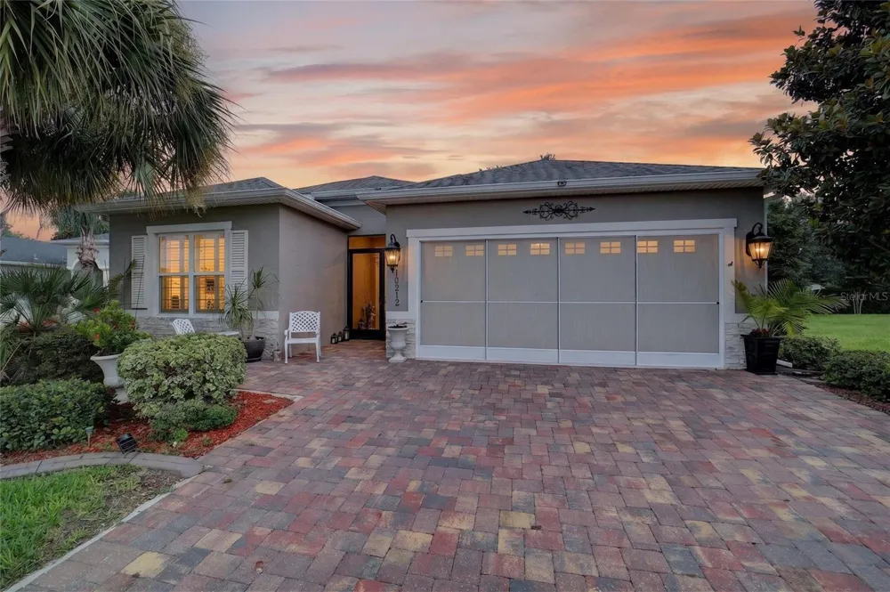 10212 JULIA ISLES AVENUE Oxford, FL 34484