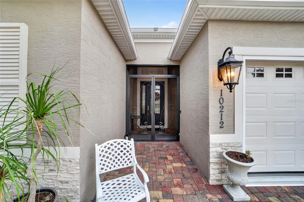 10212 JULIA ISLES AVENUE Oxford, FL 34484