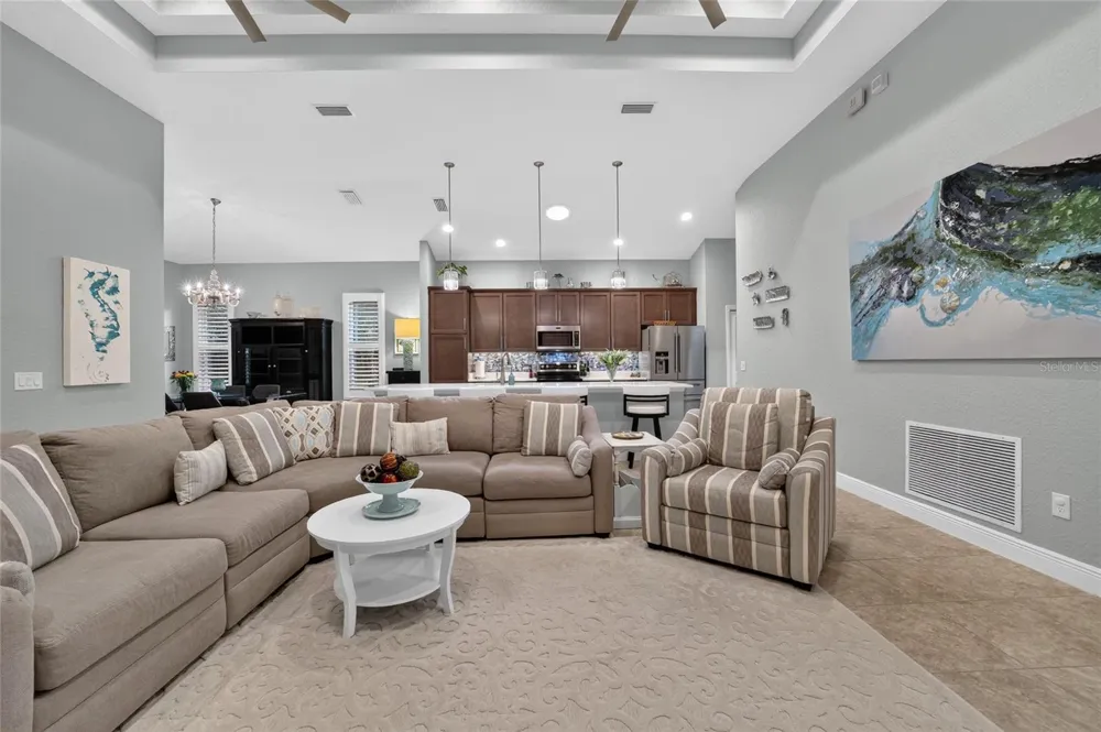 10212 JULIA ISLES AVENUE Oxford, FL 34484