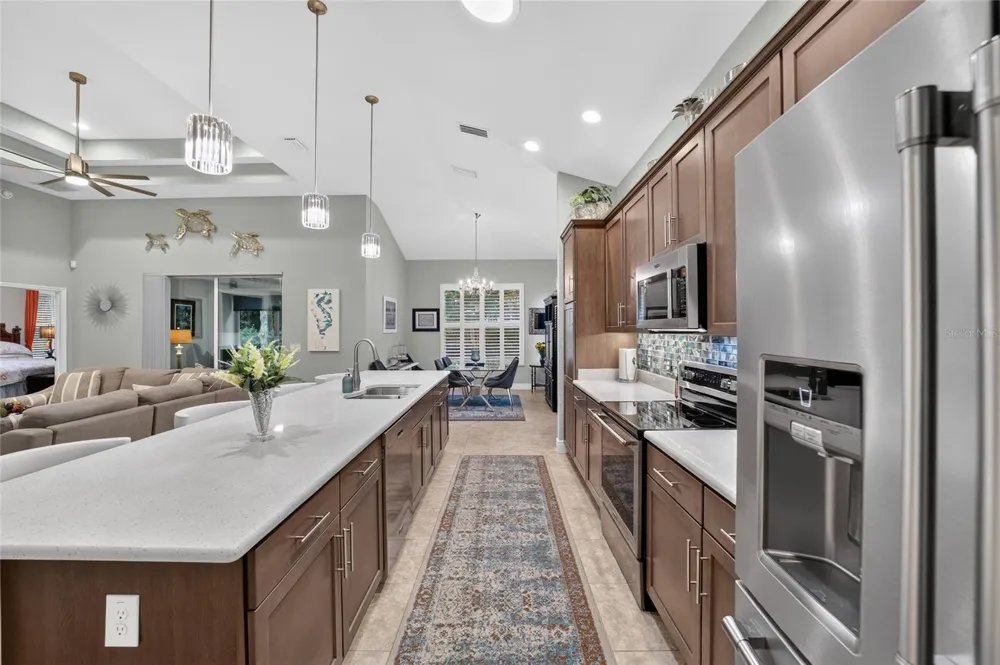 10212 JULIA ISLES AVENUE Oxford, FL 34484