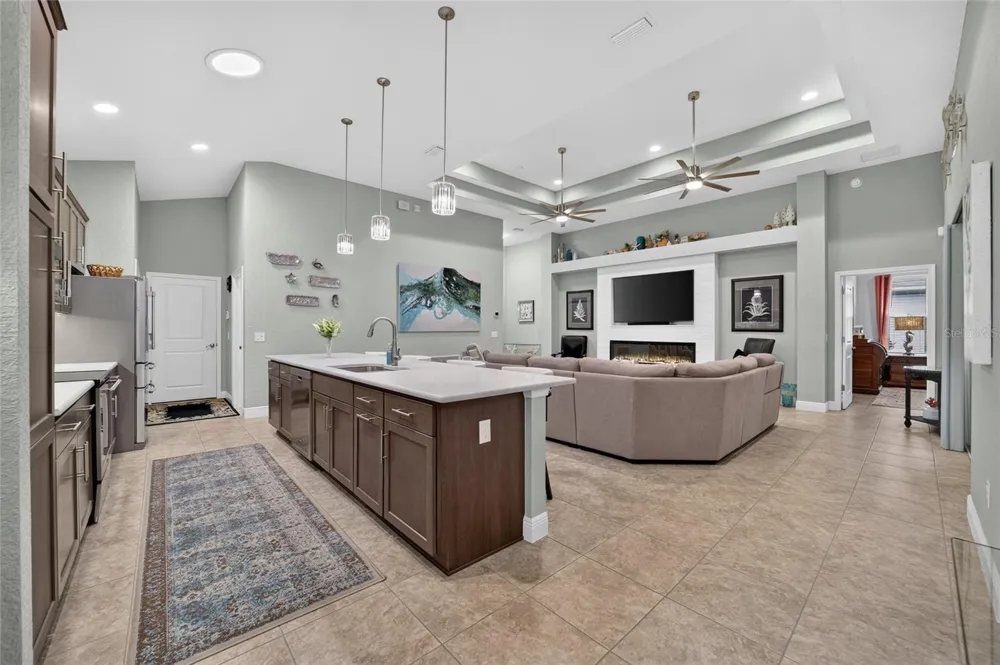 10212 JULIA ISLES AVENUE Oxford, FL 34484