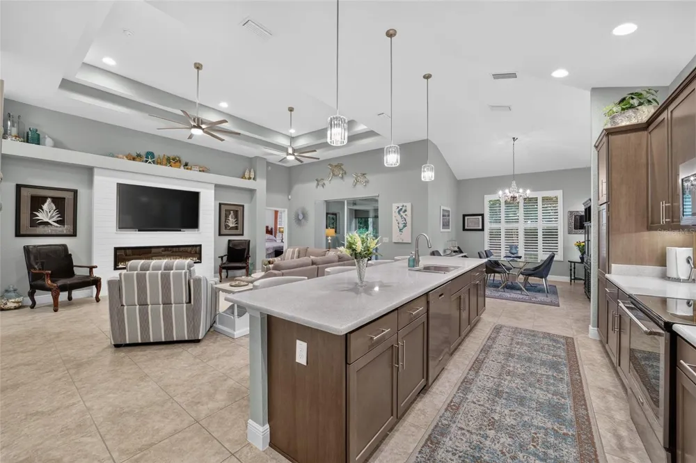 10212 JULIA ISLES AVENUE Oxford, FL 34484