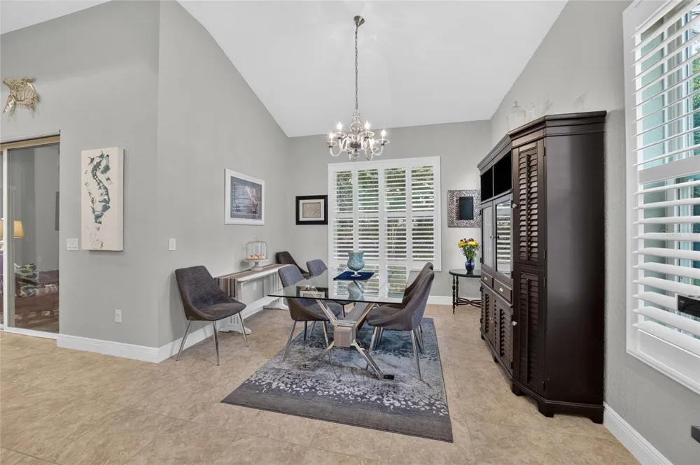 10212 JULIA ISLES AVENUE Oxford, FL 34484