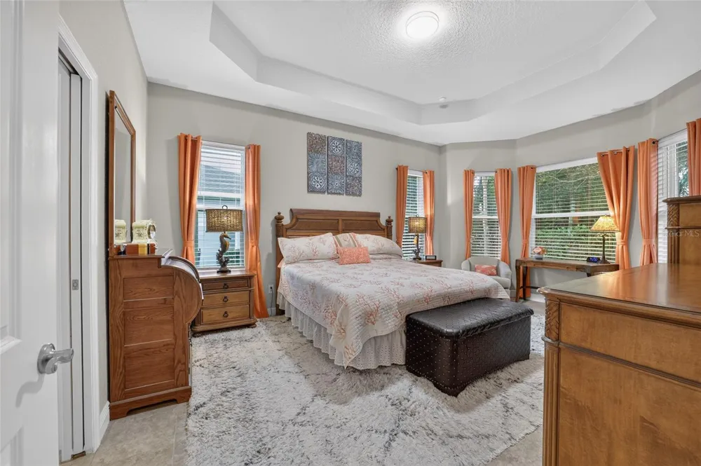 10212 JULIA ISLES AVENUE Oxford, FL 34484