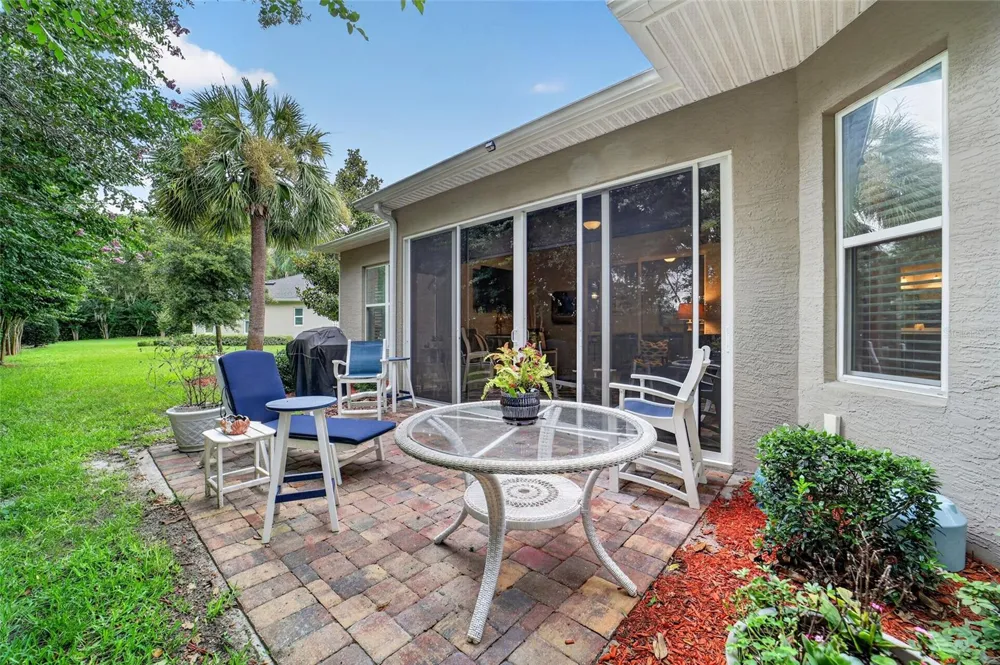 10212 JULIA ISLES AVENUE Oxford, FL 34484