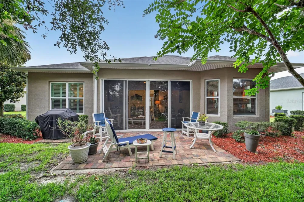 10212 JULIA ISLES AVENUE Oxford, FL 34484