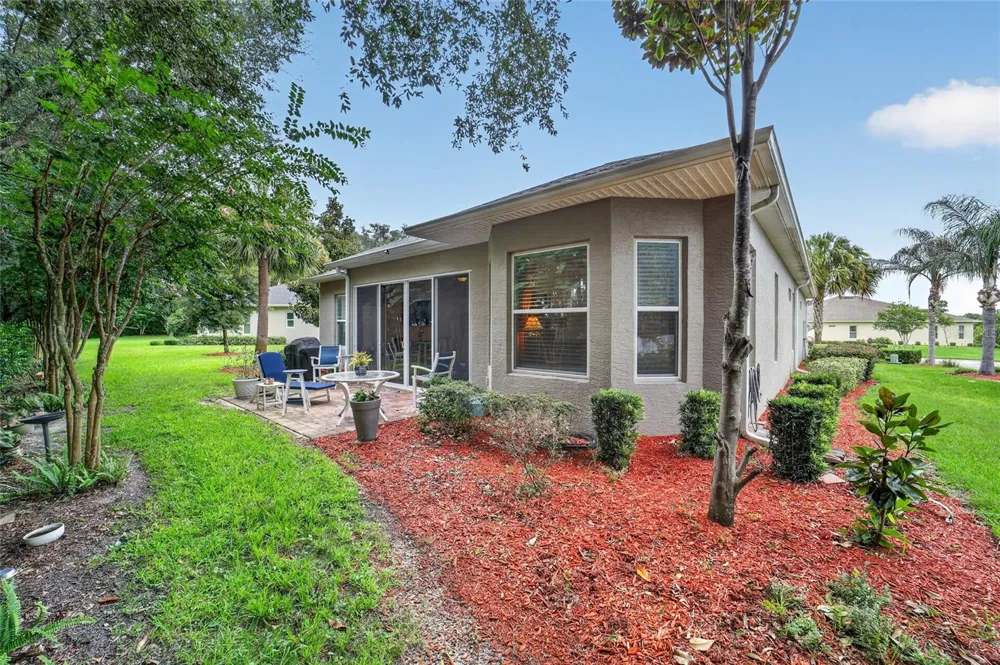 10212 JULIA ISLES AVENUE Oxford, FL 34484