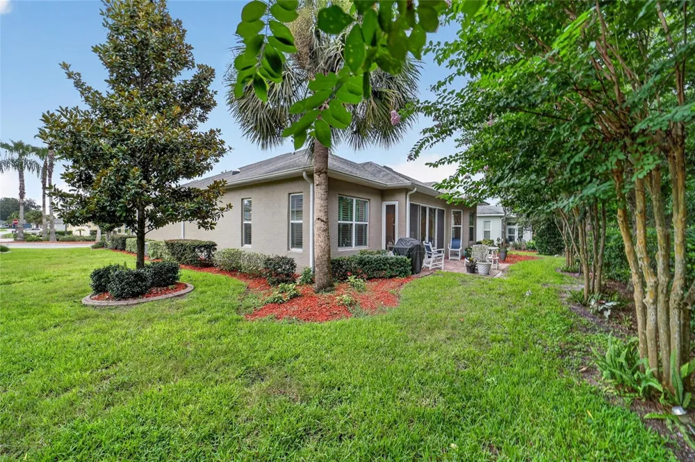 10212 JULIA ISLES AVENUE Oxford, FL 34484
