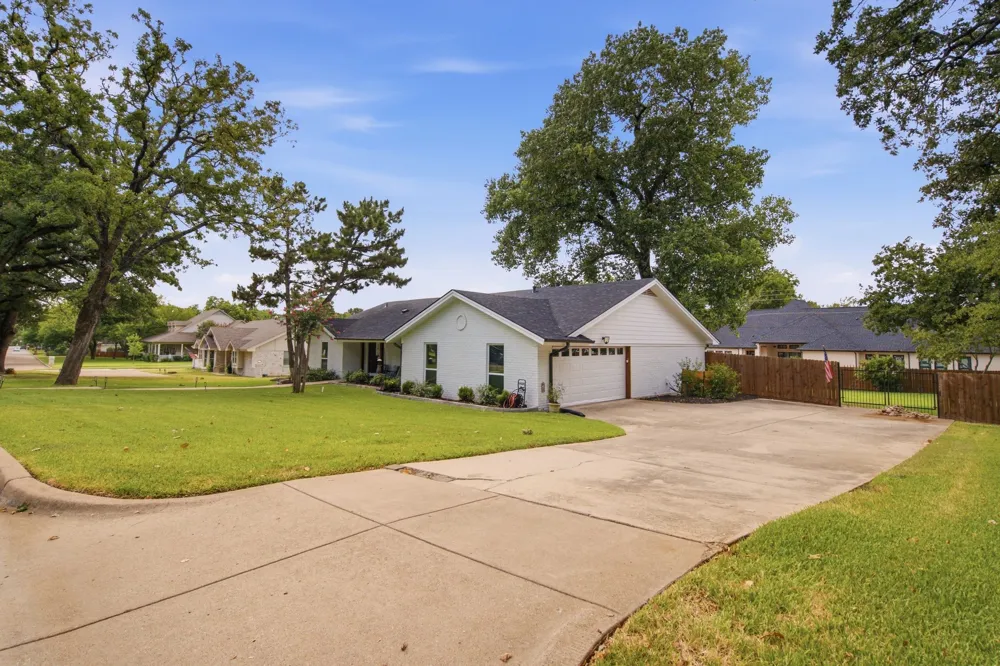5912 Quails Path Colleyville, TX 76034