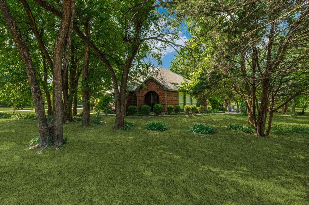 305 Cedar Hill Circle Lowry Crossing, TX 75407