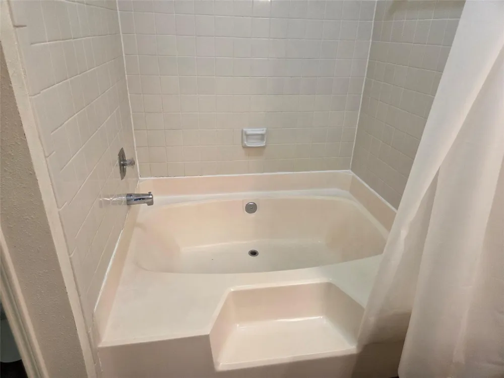 3780 Tanglewilde Street #106 Houston, TX 77063