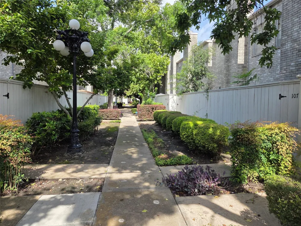 3780 Tanglewilde Street #106 Houston, TX 77063