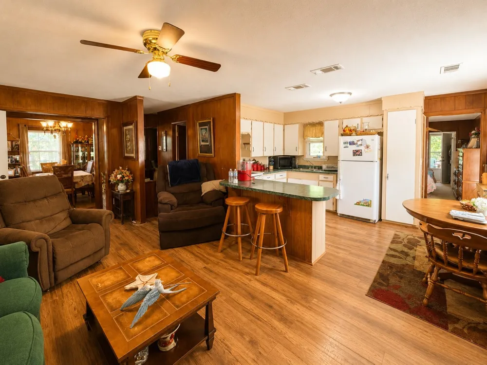 2070 County Road 3830 Quinlan, TX 75474