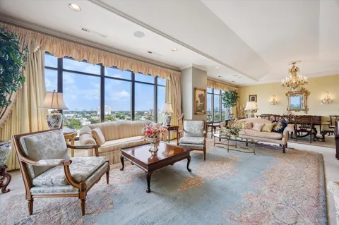 2121 Kirby Drive #7NE