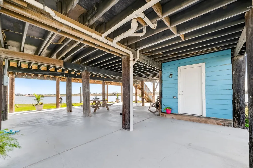 154 Poop Deck Lane Freeport, TX 77541