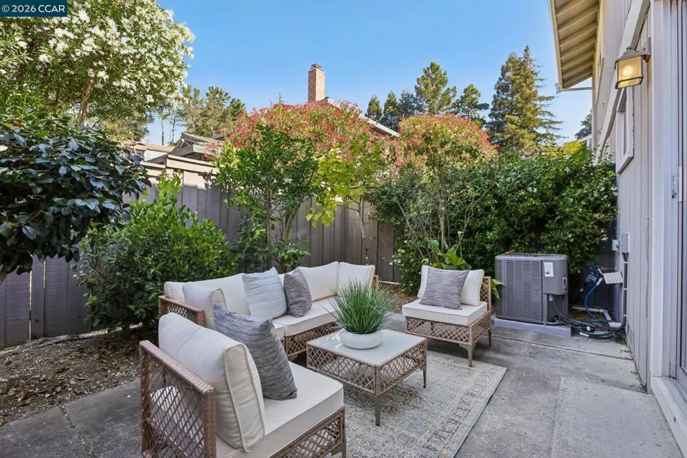 2135 Ascot Dr #23 Moraga, CA 94556