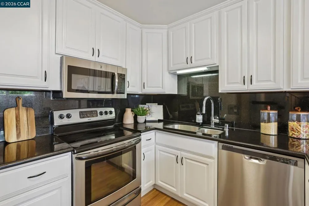 2135 Ascot Dr #23 Moraga, CA 94556