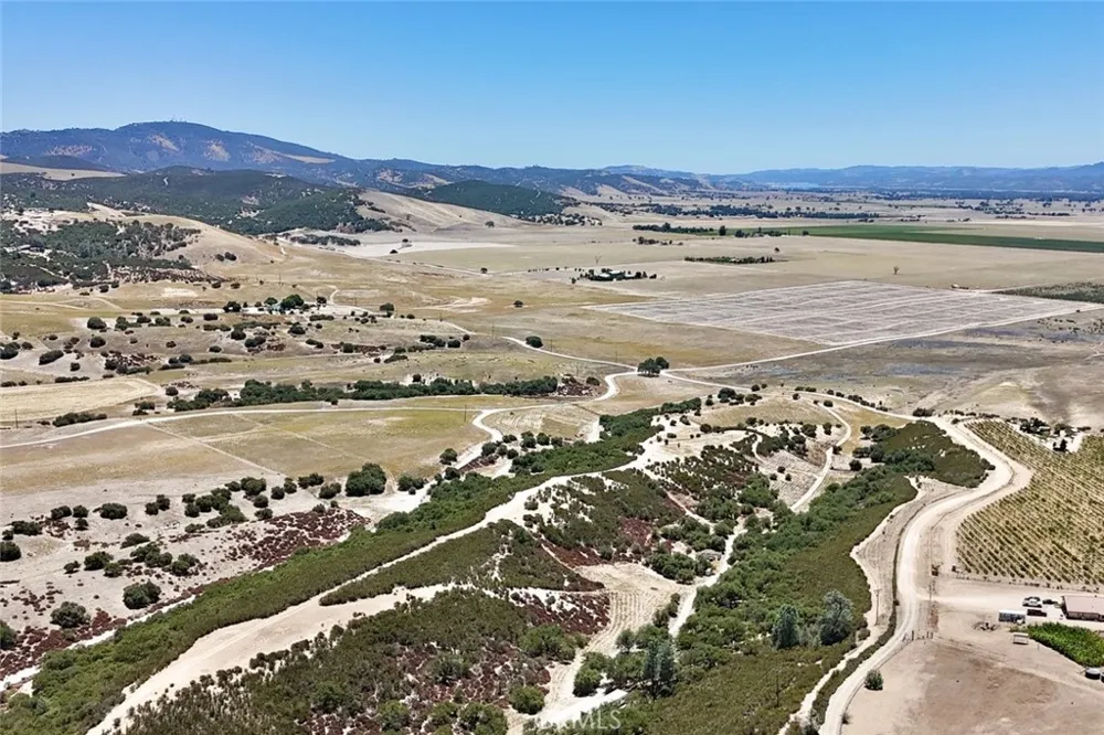 22 Martinez Road Lockwood, CA 93932