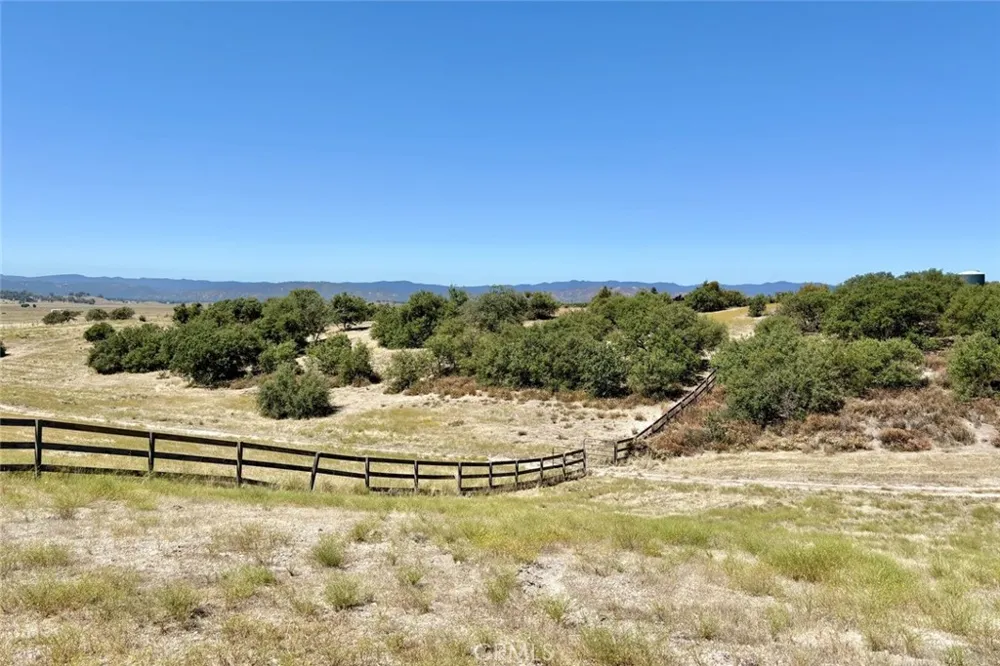 22 Martinez Road Lockwood, CA 93932