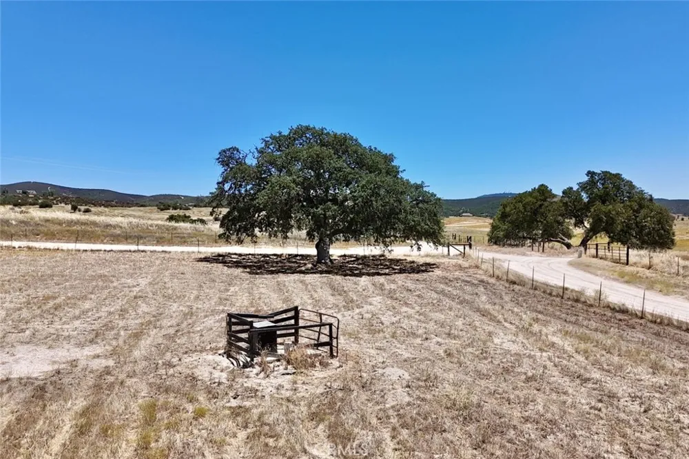 22 Martinez Road Lockwood, CA 93932