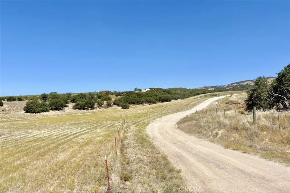 22 Martinez Road Lockwood, CA 93932