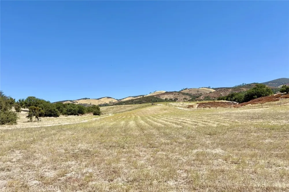 22 Martinez Road Lockwood, CA 93932