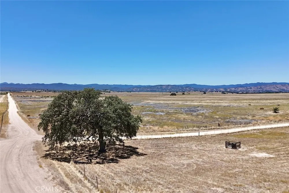 22 Martinez Road Lockwood, CA 93932