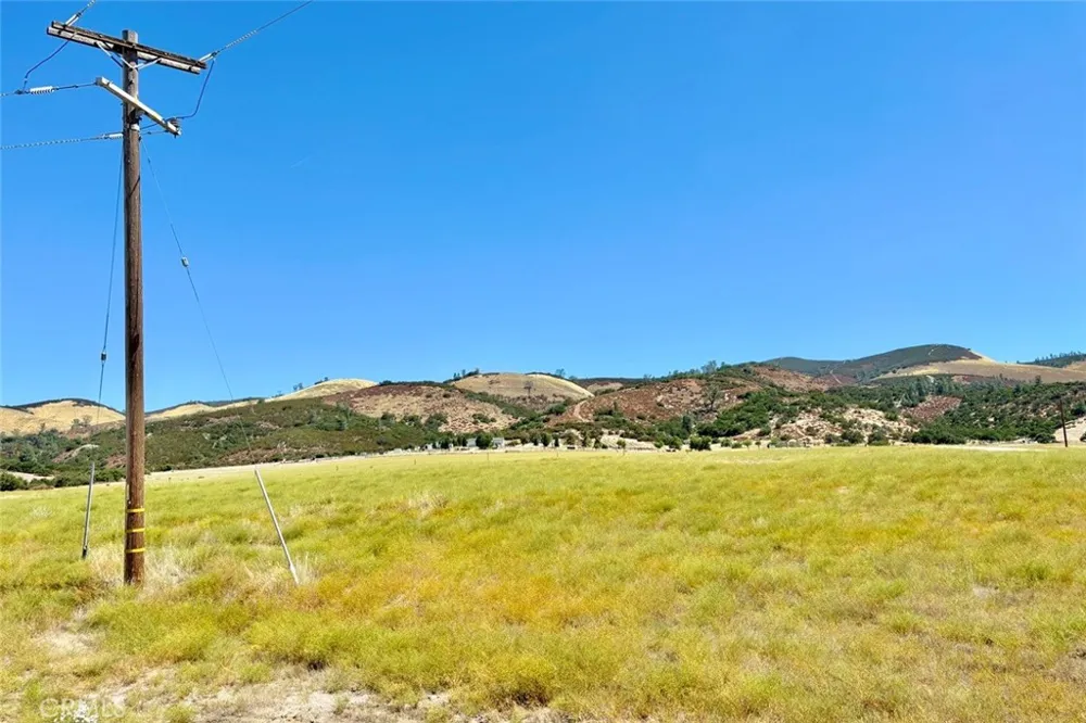 22 Martinez Road Lockwood, CA 93932