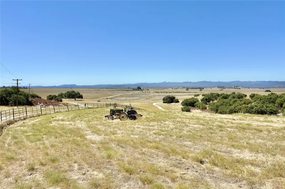 22 Martinez Road Lockwood, CA 93932