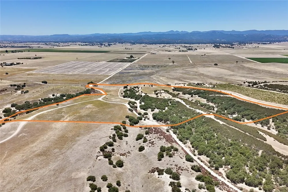 22 Martinez Road Lockwood, CA 93932